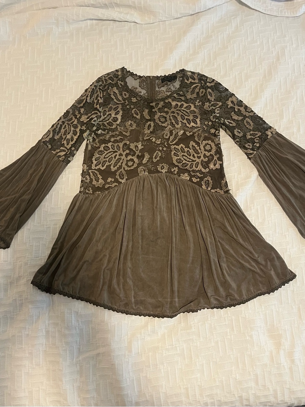 POL Boho Bell Sleeve Babydoll Top Taupe Lace Peplum Small - Picture 5 of 16